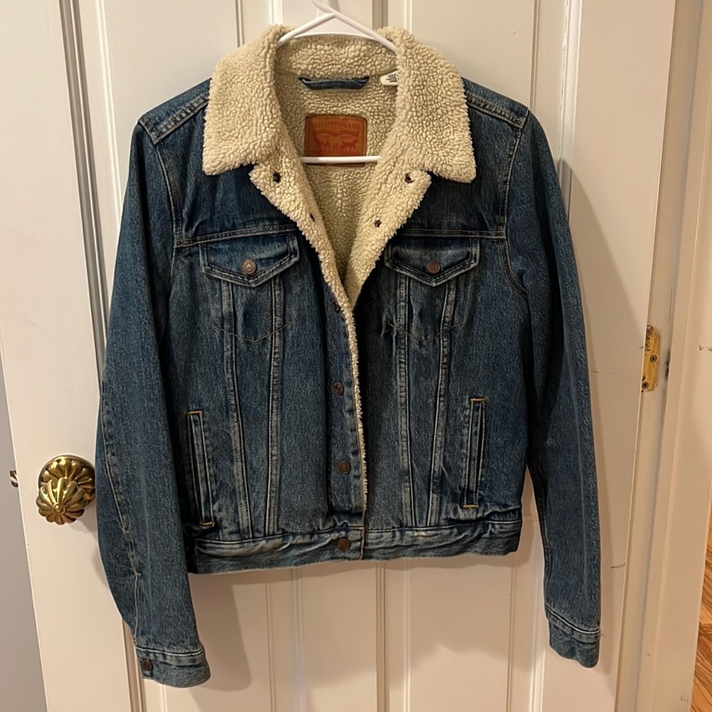 Levi’s Sherpa-Trimmed Denim Trucker Jacket
